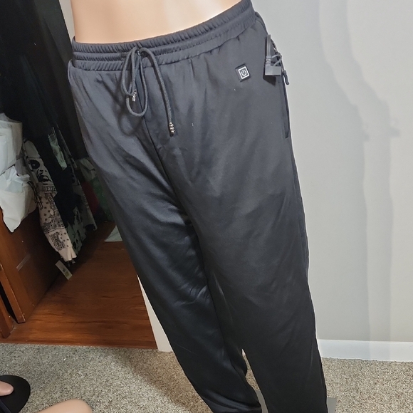 Black Heated Sweatpants for Men - Picture 4 of 12